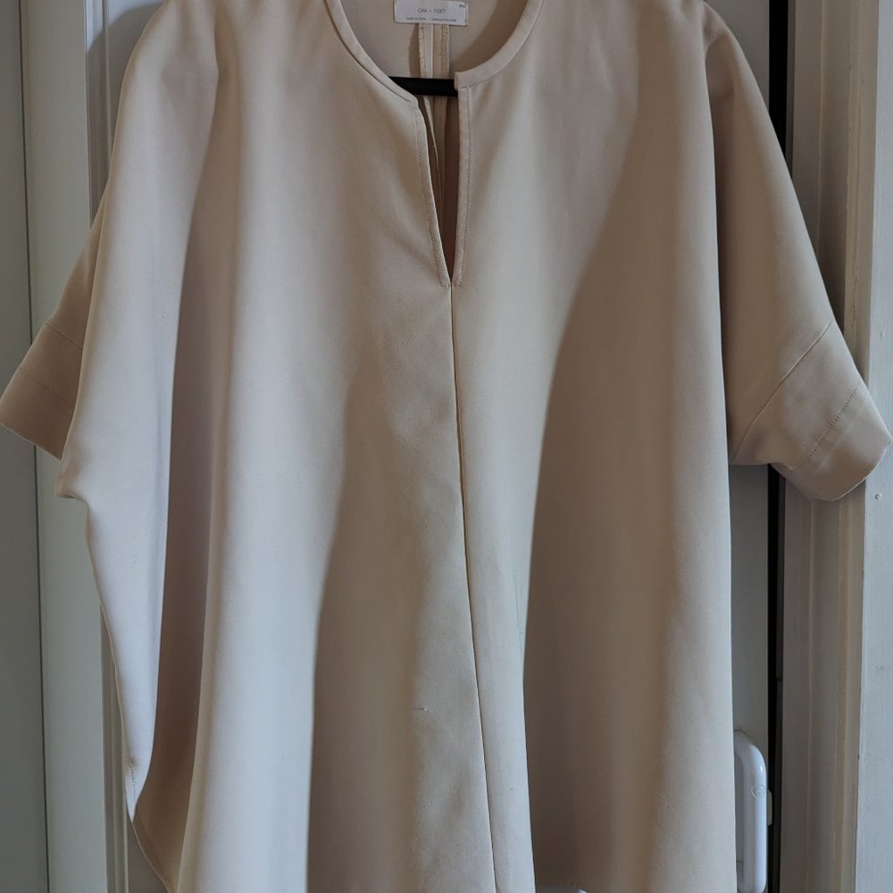 Oak + Fort Notch neck cream top